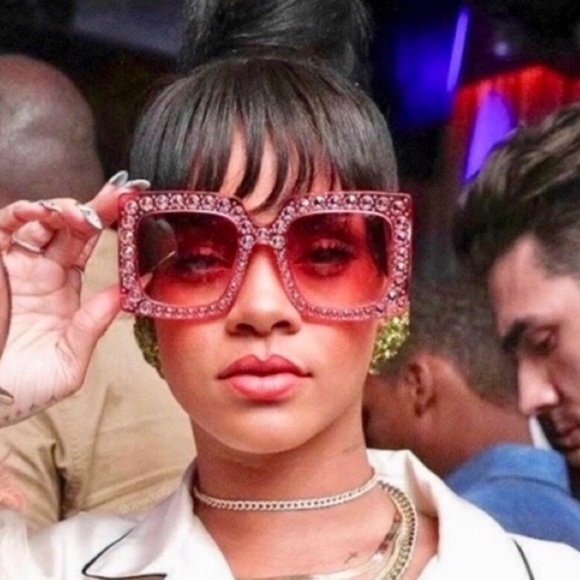 Blushing Rhinestones - Oversized Square Inverted🕶 - Picture 6 of 7